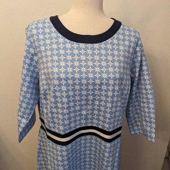 Draper James Honeycomb Floral Ponte Dress - Picture 7 of 14